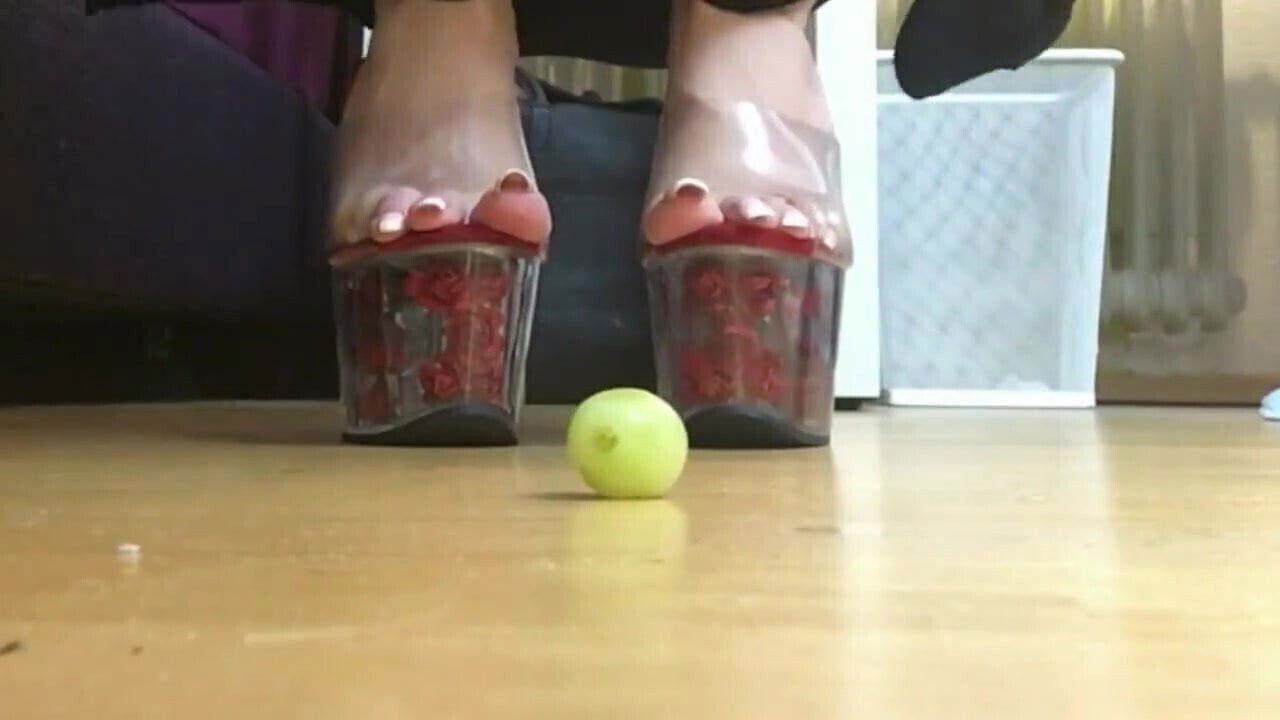 LONG TOENAILS AND CLAWS CRUSH + TEASE