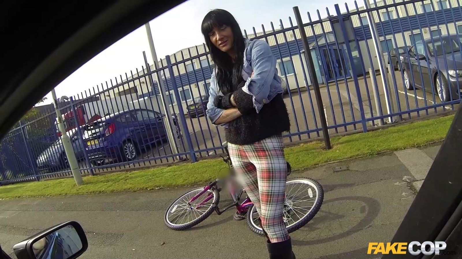 Chantelle White gets mouth pussy fucked fake