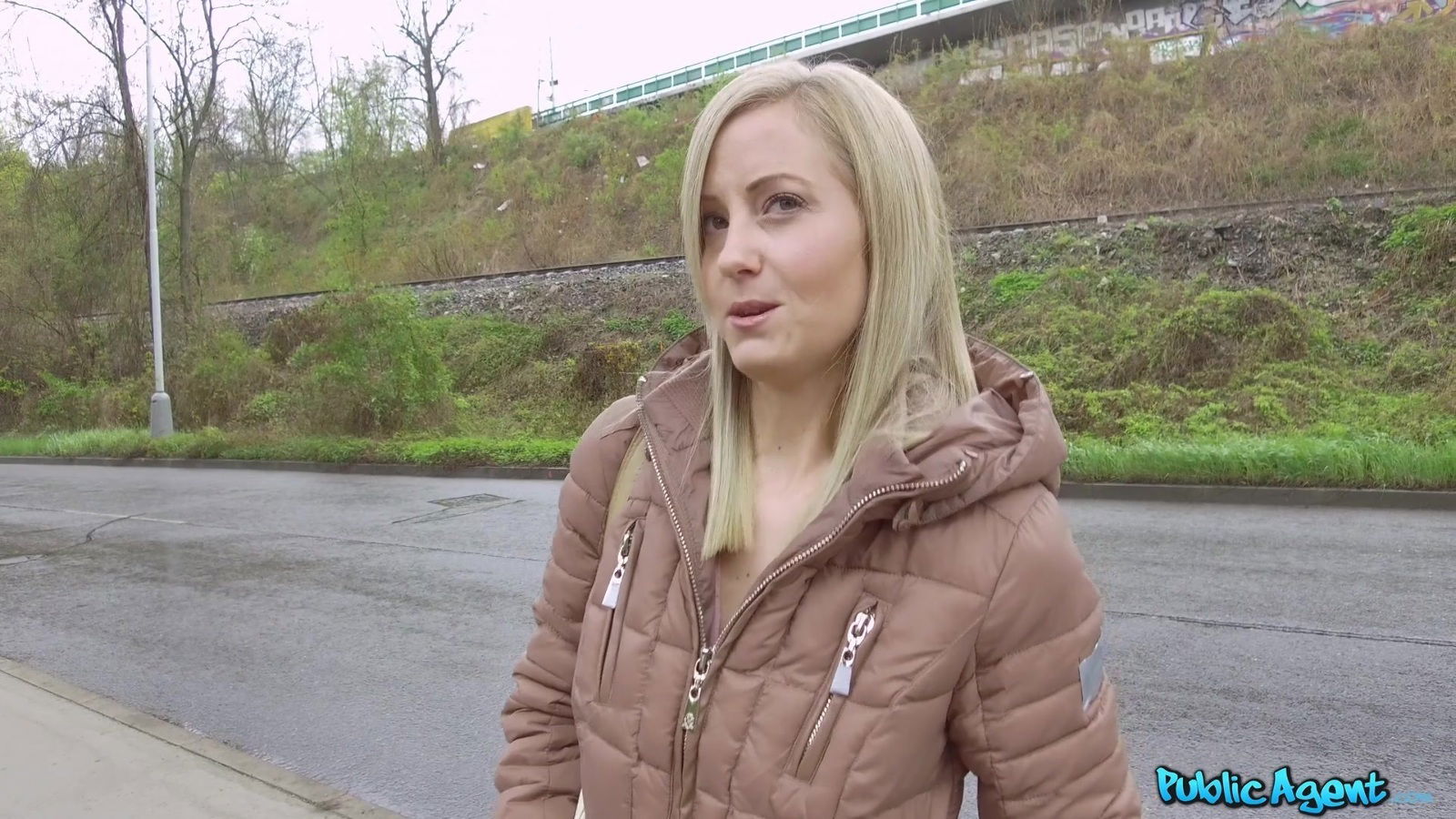 After outside blowing Sicilia Crane gets cunt pounded stranger