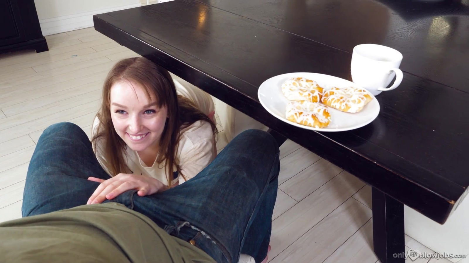 Blue teen cutie Cleo Clementine sucks licks balls