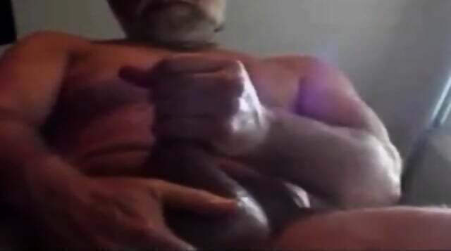 Amateur Daddies Bears Masturbating