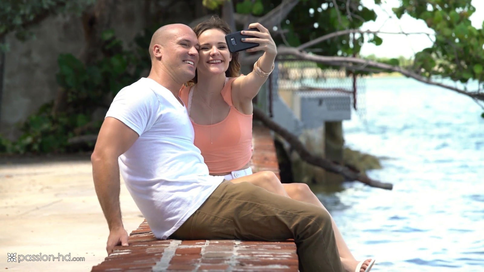 Addee Kate likes choked while bangs with friend