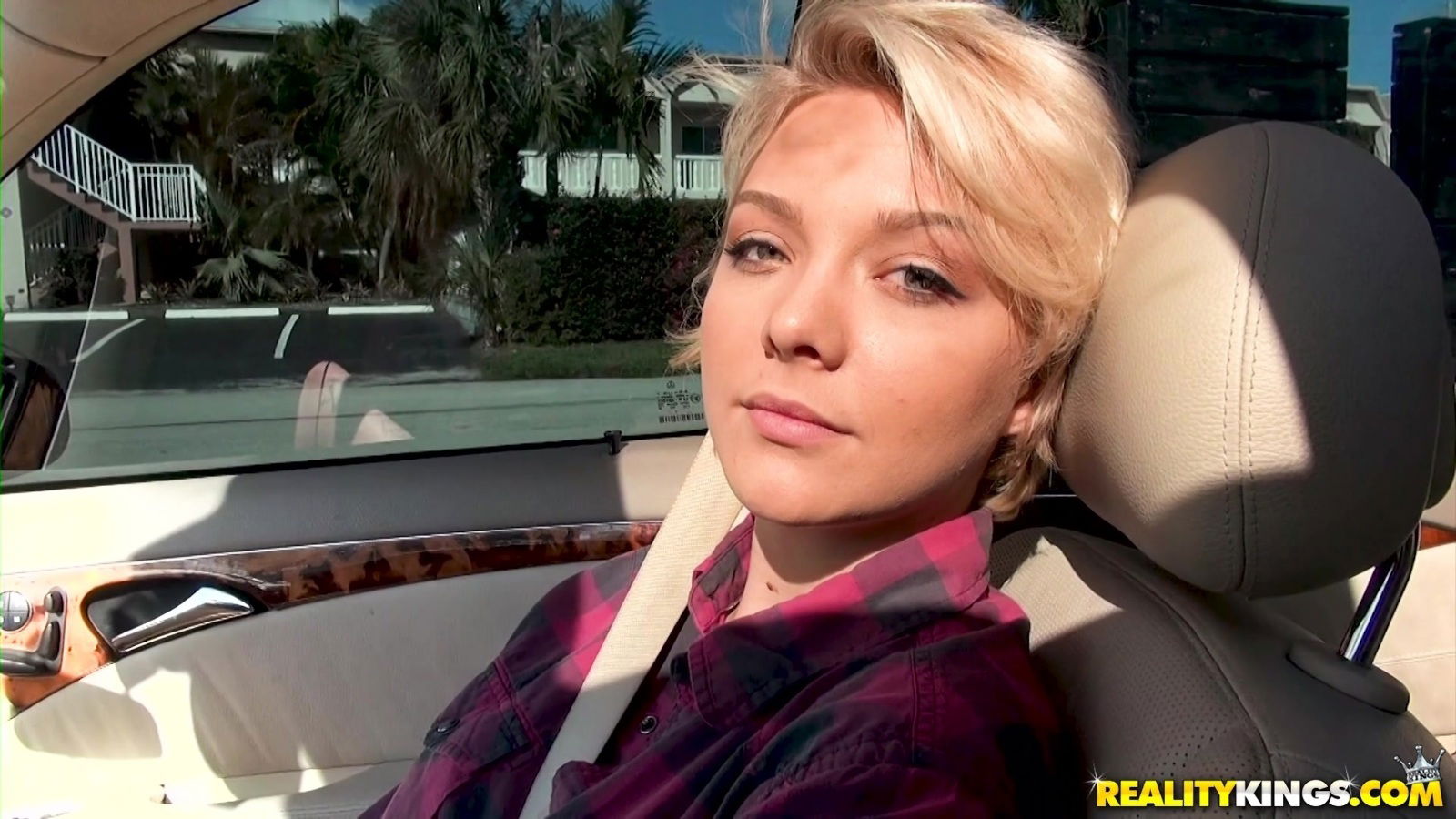 Tattooed blonde Aurora Winters gets cunt fucked neighbor