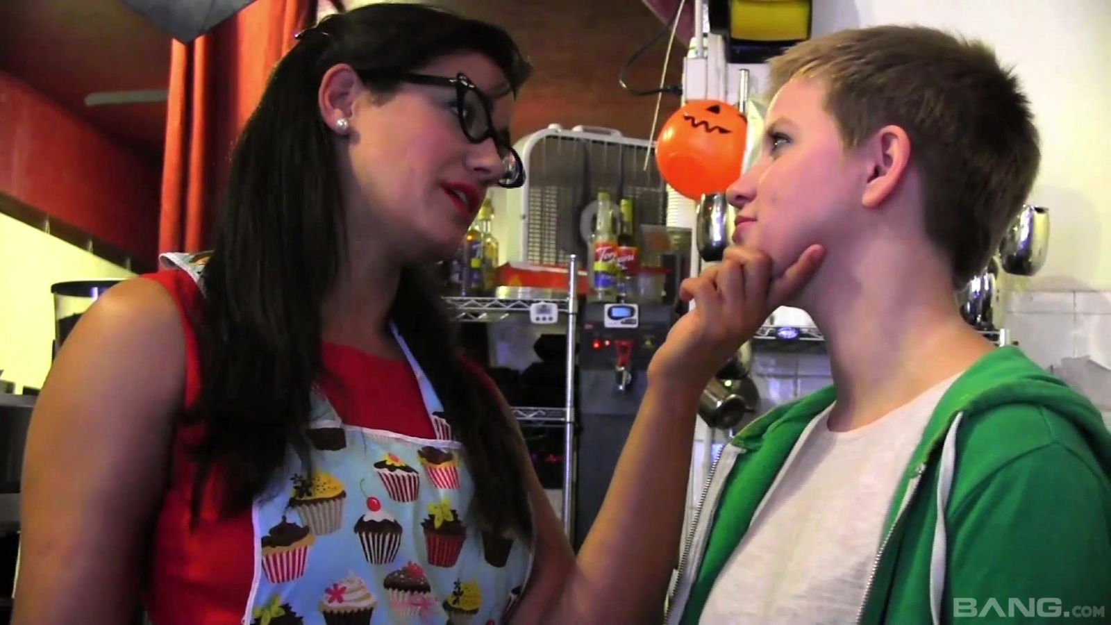 Kinky Alani likes masturbate with friend more than anything