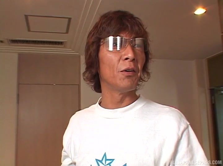 Pretty Naho Ozawa likes moan while friend bangs cunt