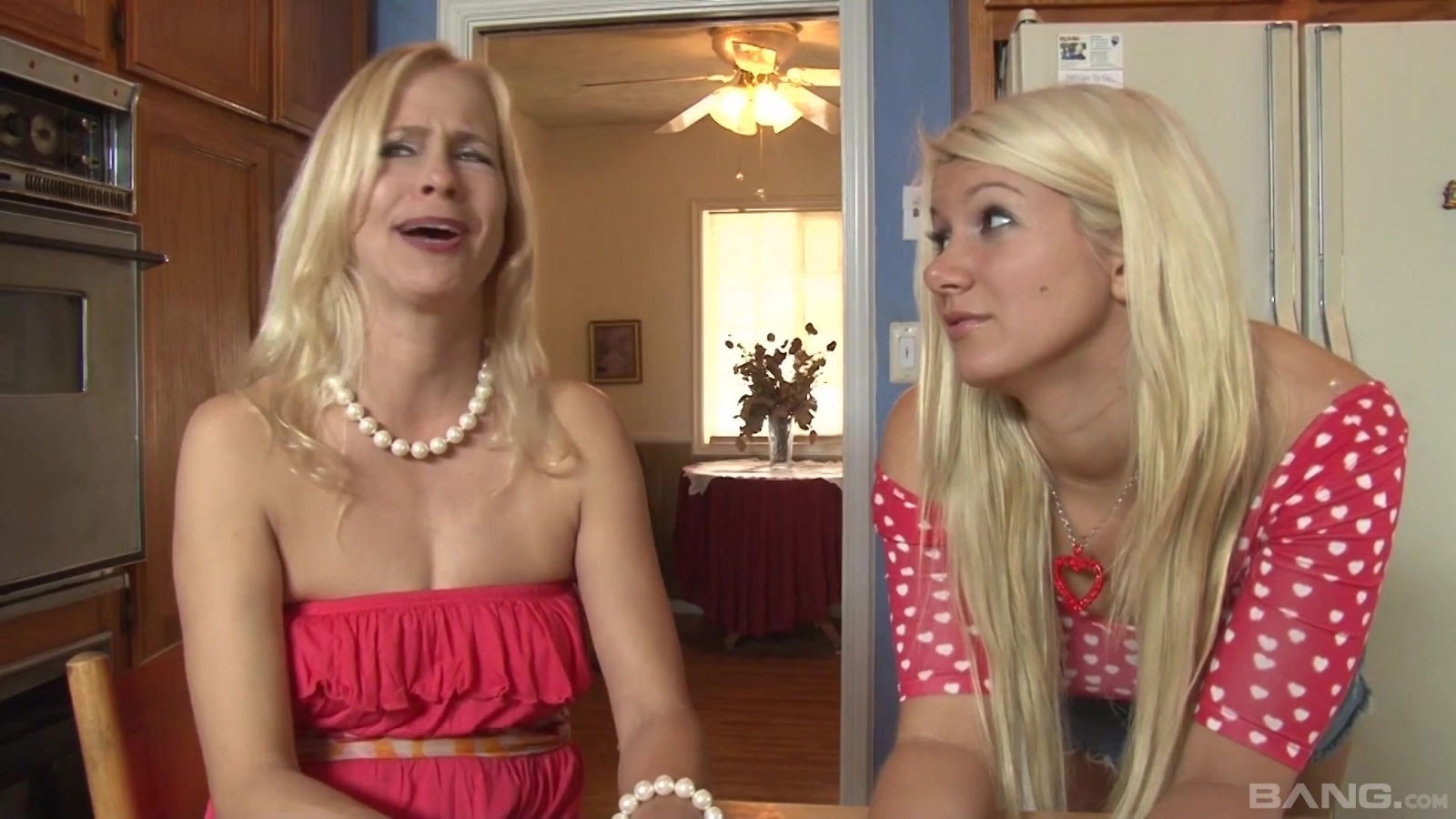 Blondies Payton Leigh Laela Pryce sharing boner