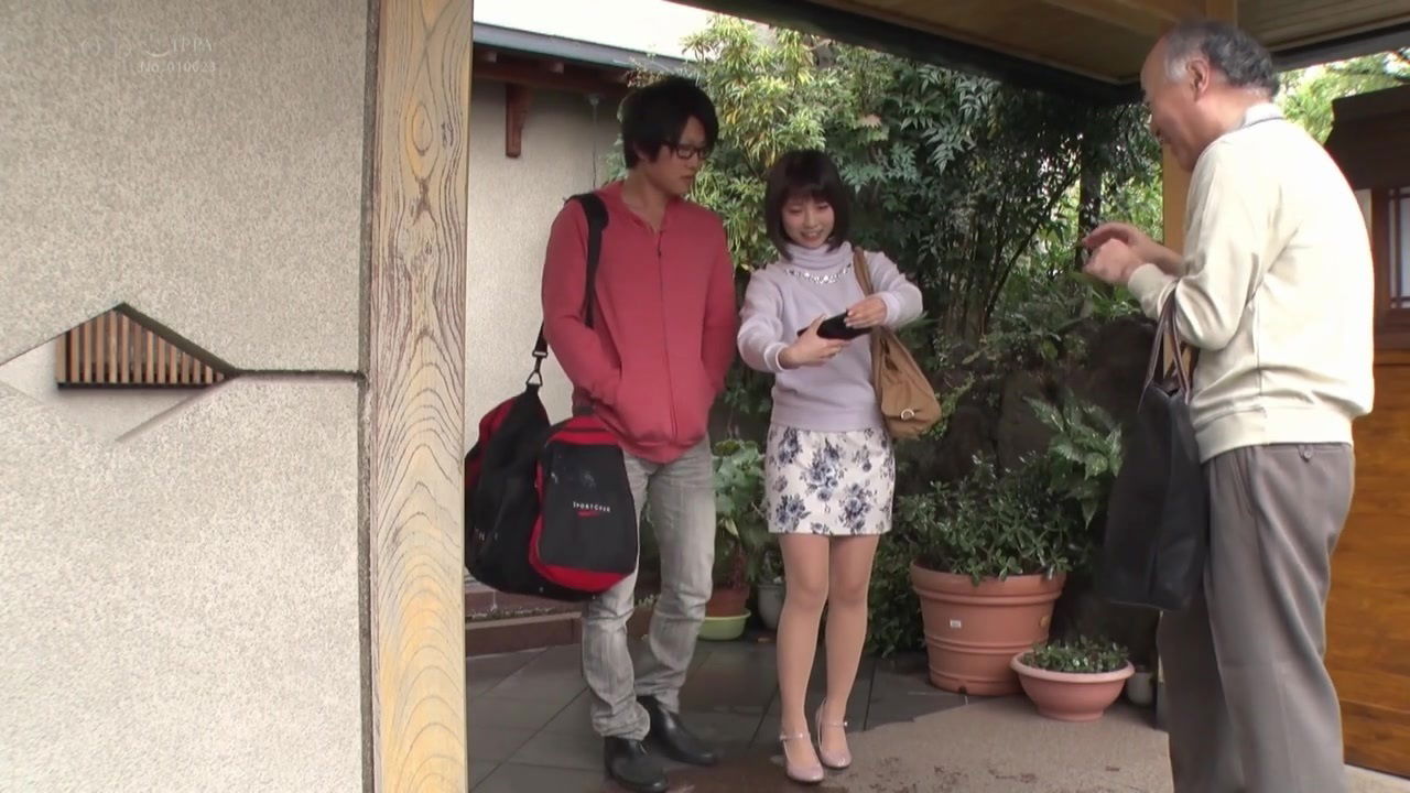 Makoto Toda lets older gentleman play with little lady part