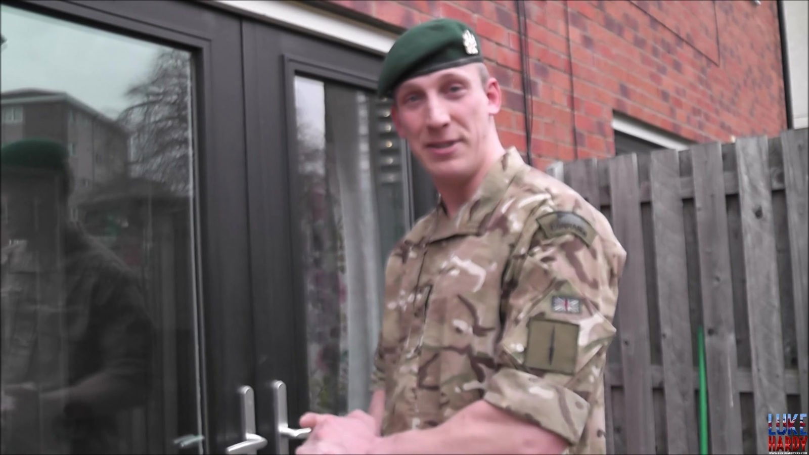 Laura Louise kinky want feel man's dick