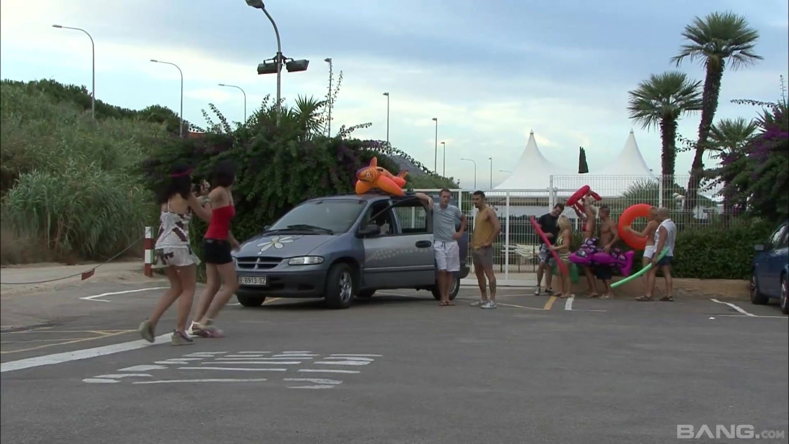 Sexy Sara feasts couple cocks jacuzzi