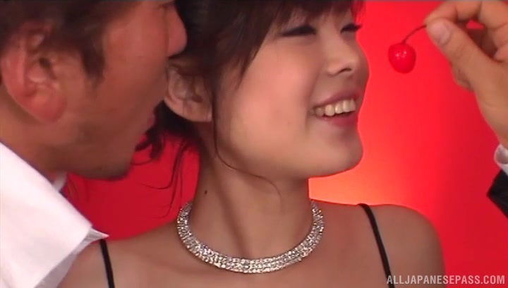 China Yuki's body hunks want penetrate during threesome