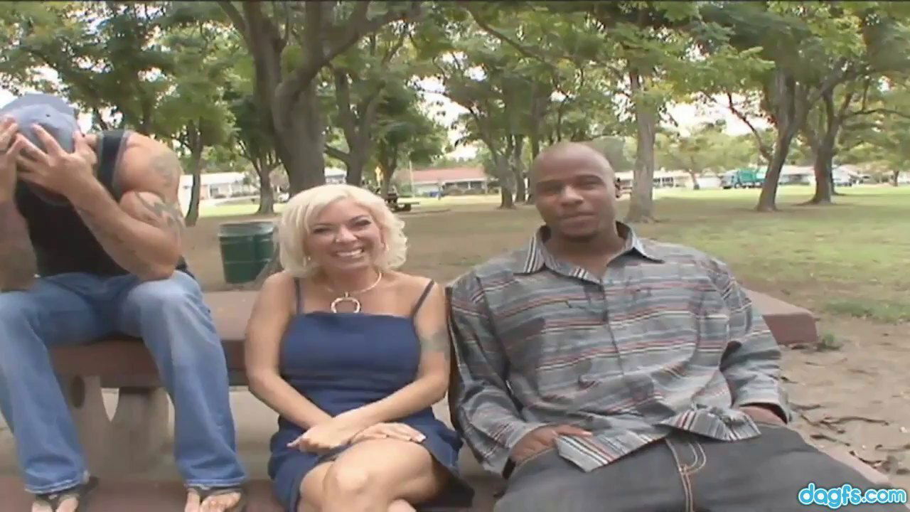 Lisa Lennox busty blonde loves being part cuckold game