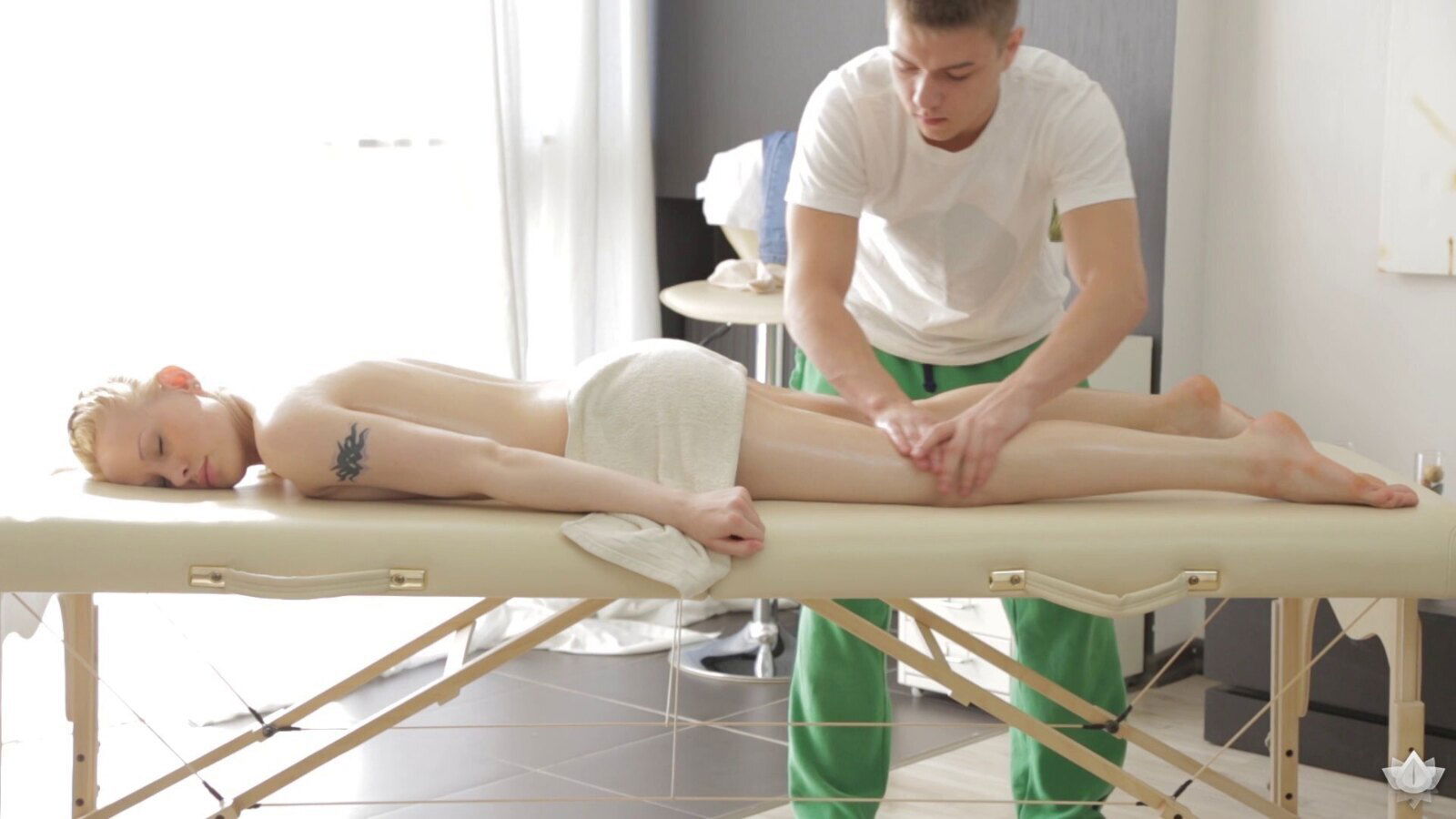 Compelling little blonde Lolita Taylor gets bonked after massage