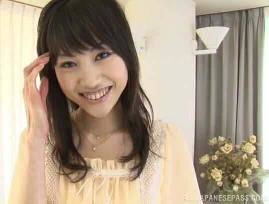 Smiling, lovely Airi Mikami takes guys same time