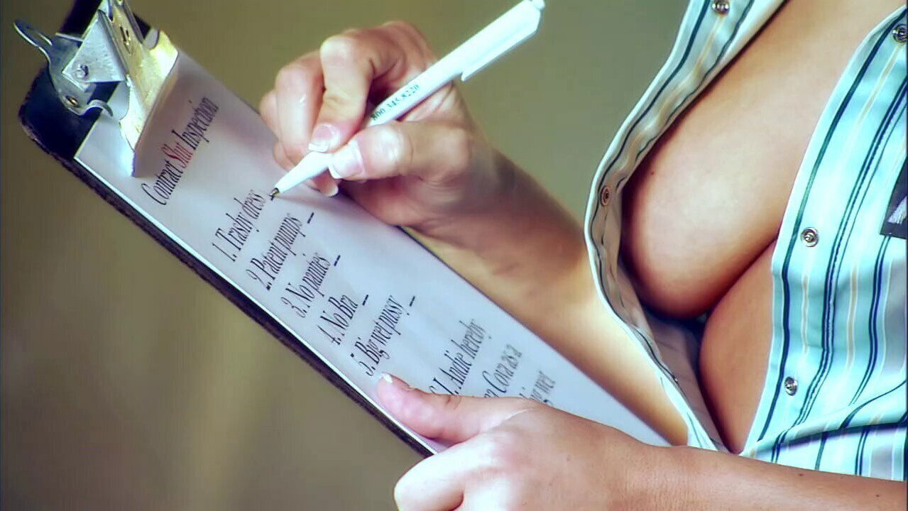 Sexy babes Andie Valentino Jana Cova share dildo