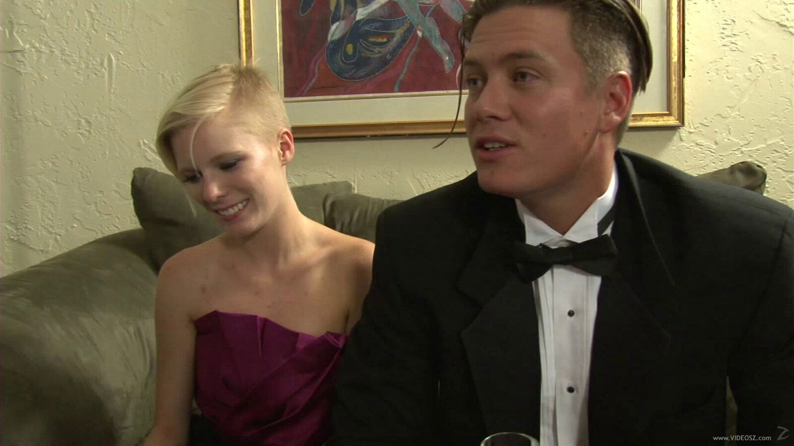 Short-haired blonde hussy Elaina Raye sucks rides wang