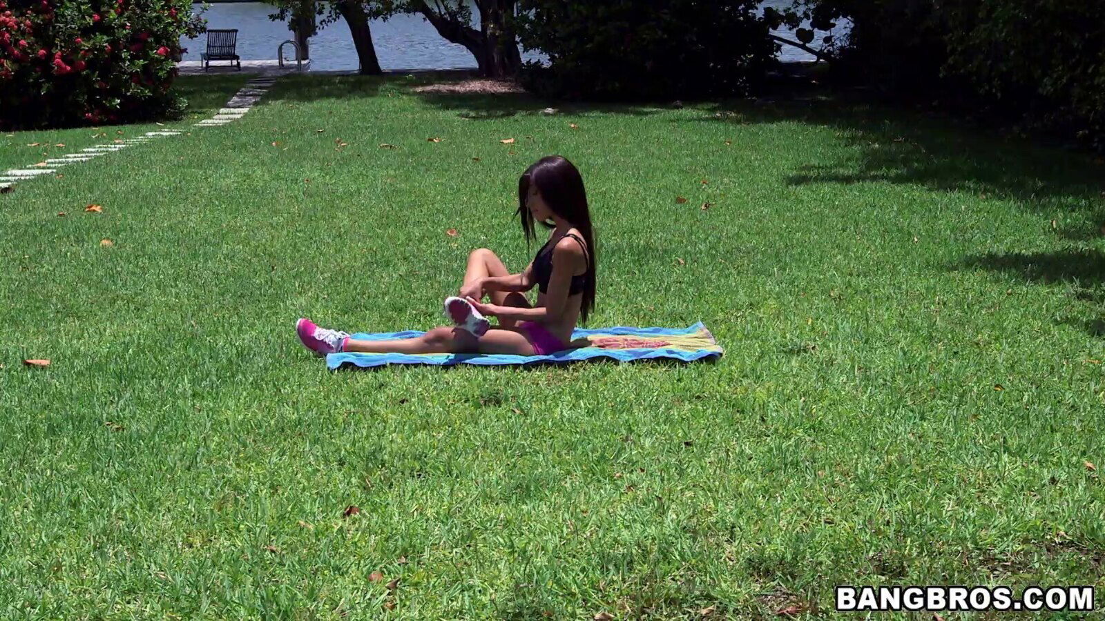 Nadia Nicole sucks boner welcomes sweet pussy