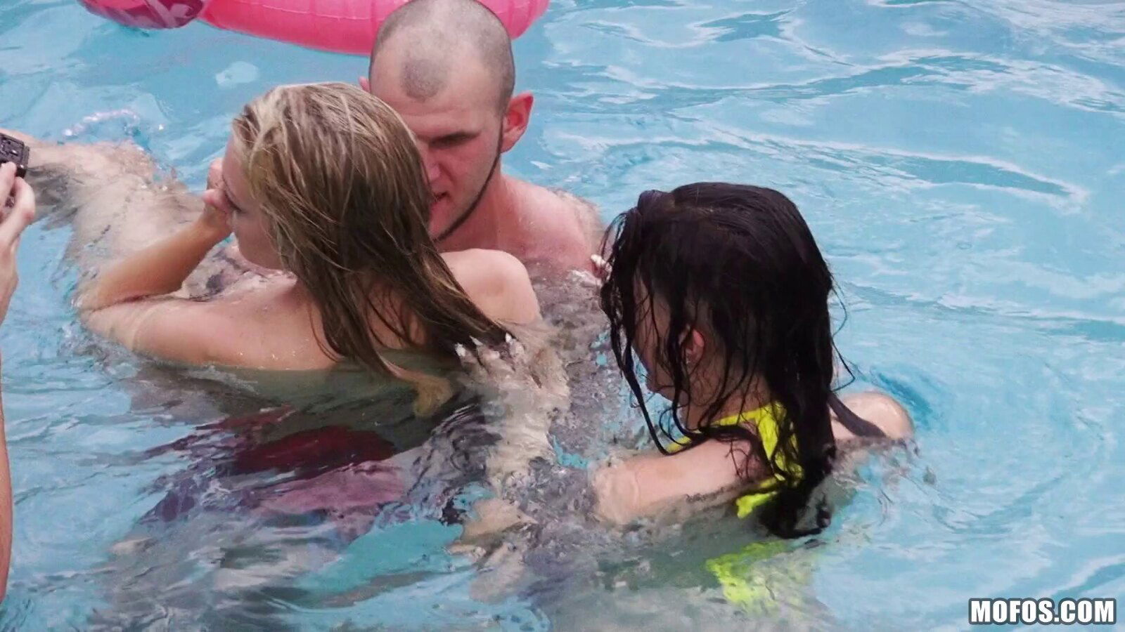 Alli Rachael fucked hard outdoor group scene