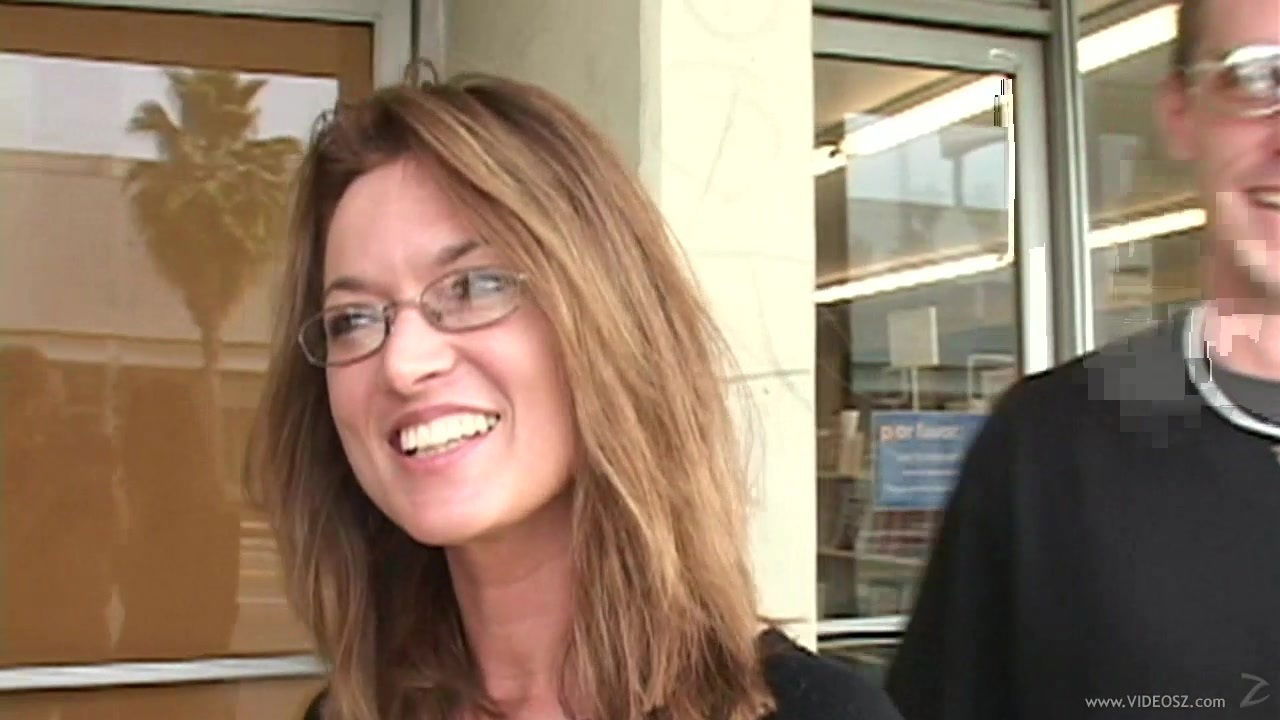 Indiana Bell sucks shaft gets pussy smashed