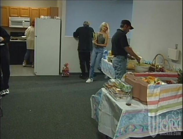 Katie Gold gives blowjob gets pussy drilled desk