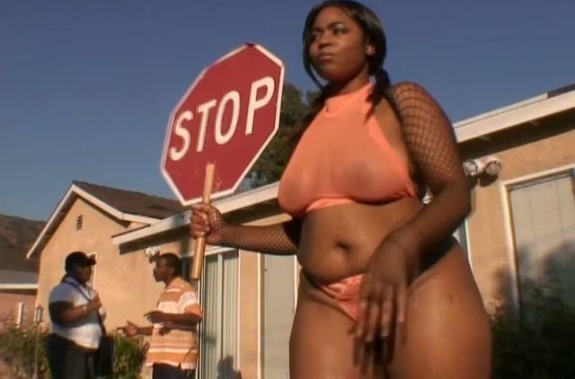 Karmella Kreme chubby ebony girl gets rammed sofa