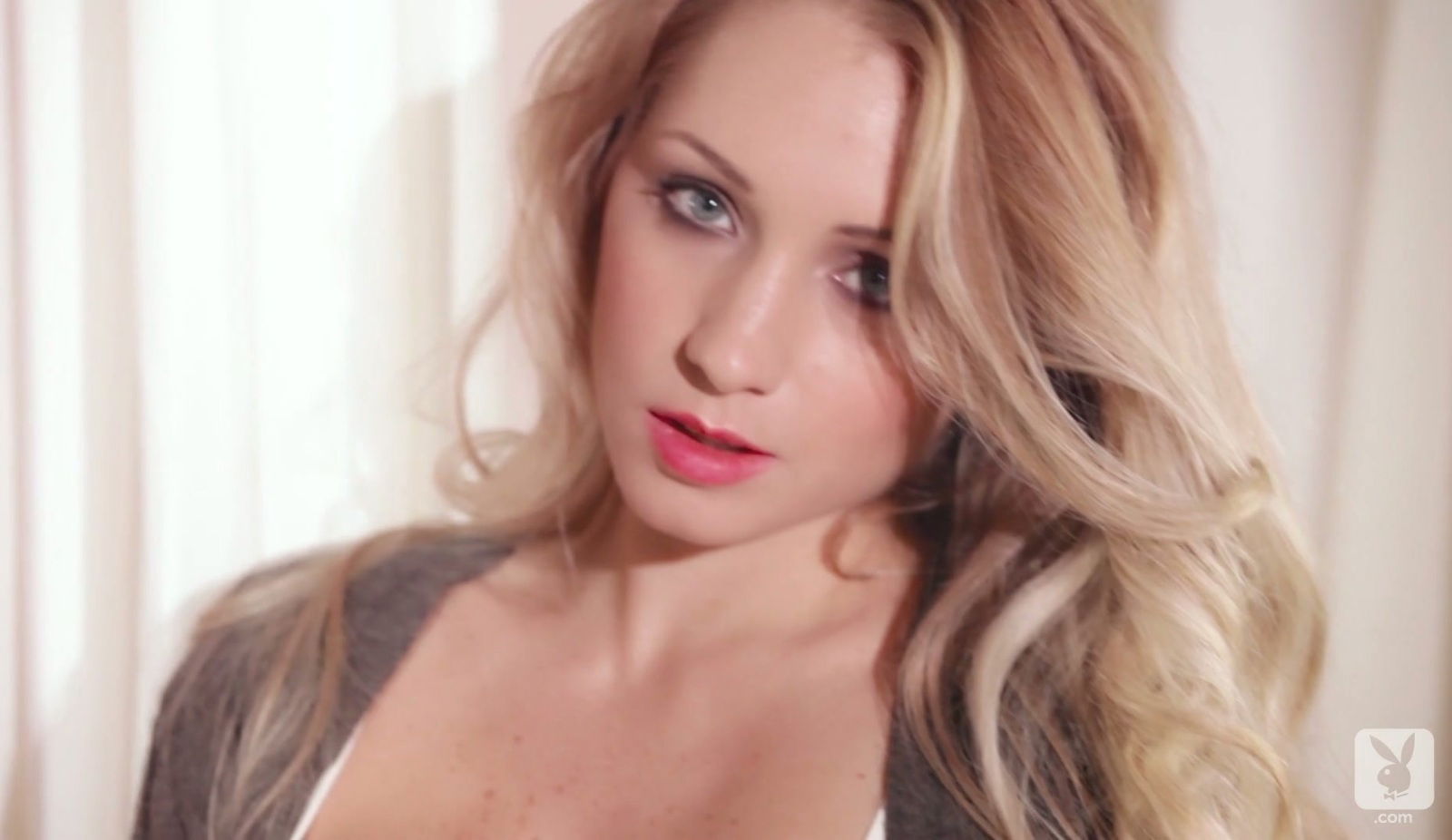 Erika Marcato shows naturtal Playboy photo