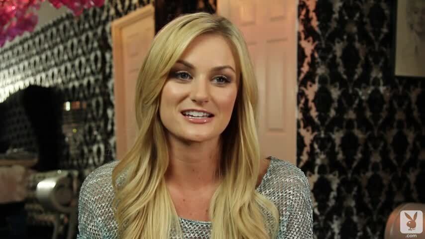 Jeska Marie Claire undresses poses camera