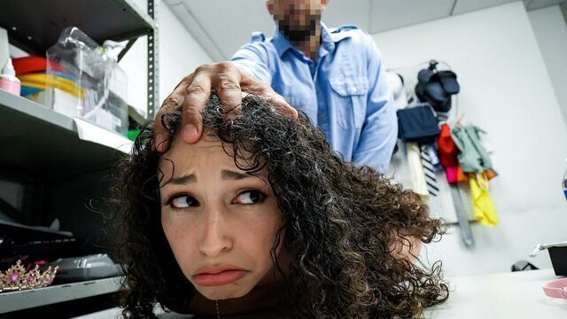  Aesthetic hottie Pixie Smalls gets pleasure on the table 