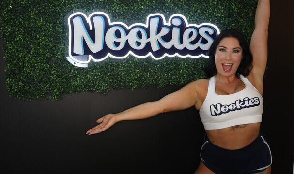  Big-boobed brunette Mae Gunz gives a gorgeous blowjob 