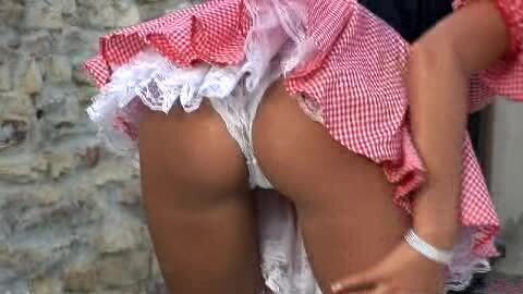 Dorothy Green gets naked shows treasures