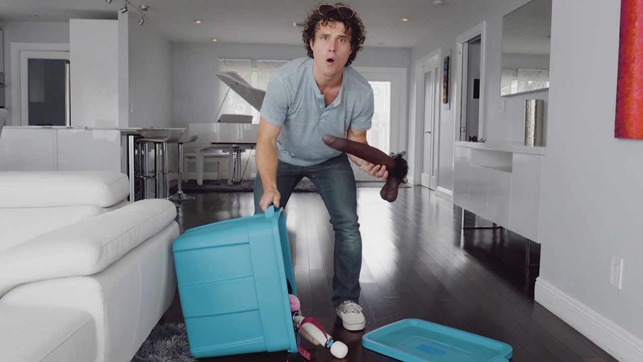 Brunette MILF Alissa Jayde enjoys rough fucking with hunter