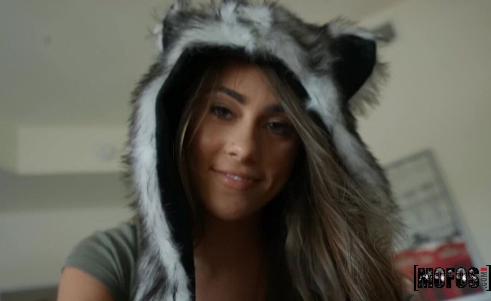 Playful chick MacKenzie Mace fucks boyfriend