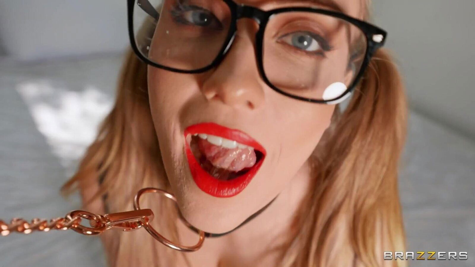 Scarlet Chase gets butt hole lubed screwed