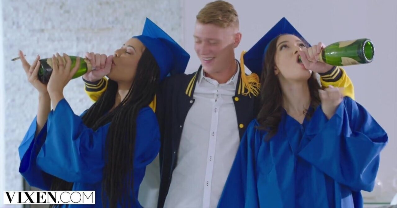 VIXEN College Celebrations Vixen Style Kira noir