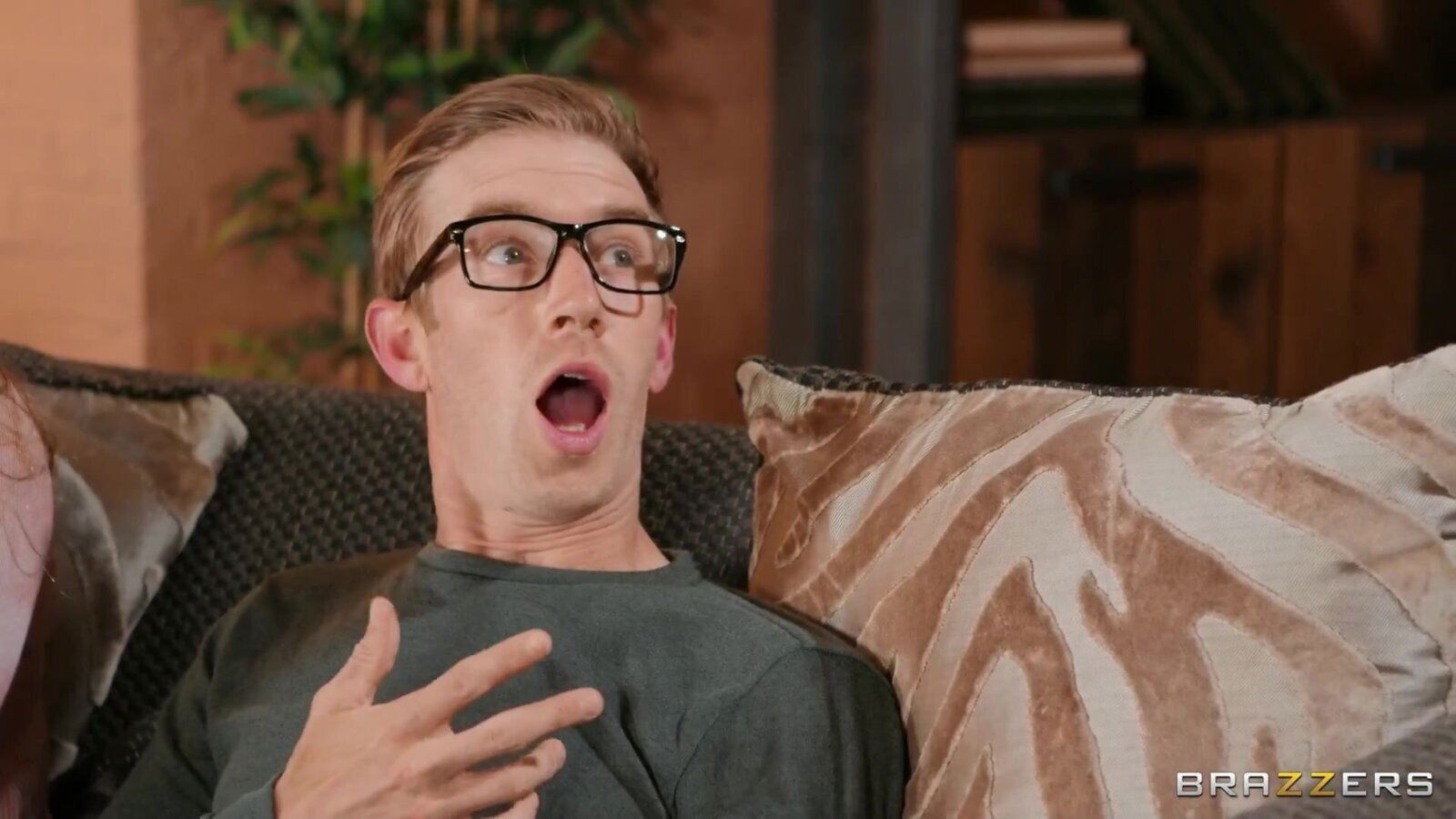 Tattooed slut Beth Adams seduced roommate's boyfriend