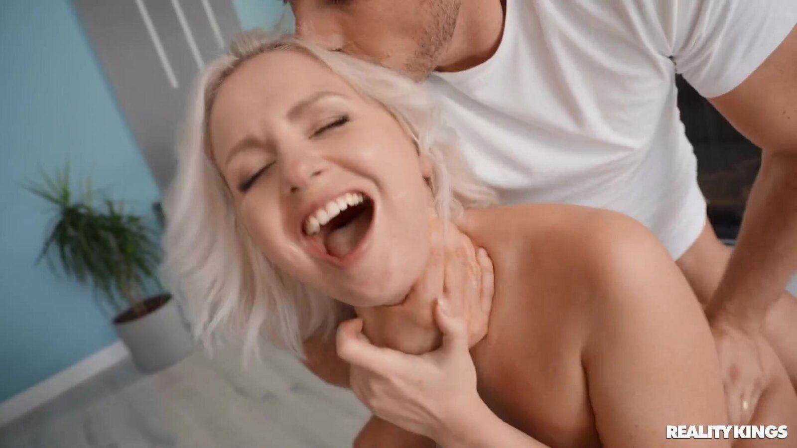 Sensual coquette Kittina Clariette heart-stopping clip