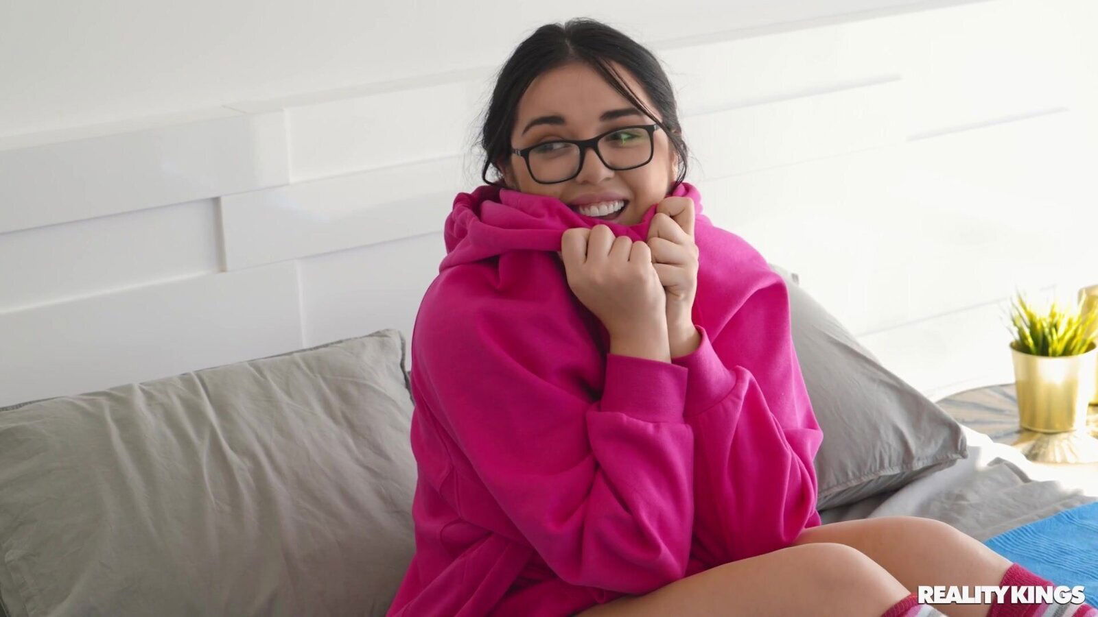 Nerdy Plumper Diana Rius Spies Horny Jordi