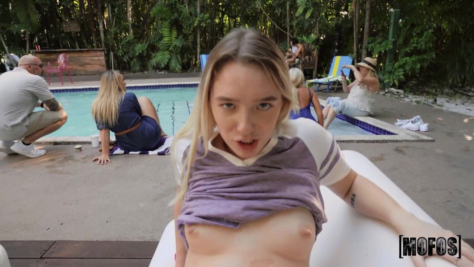 Teen Juliette Mint unthinkable video