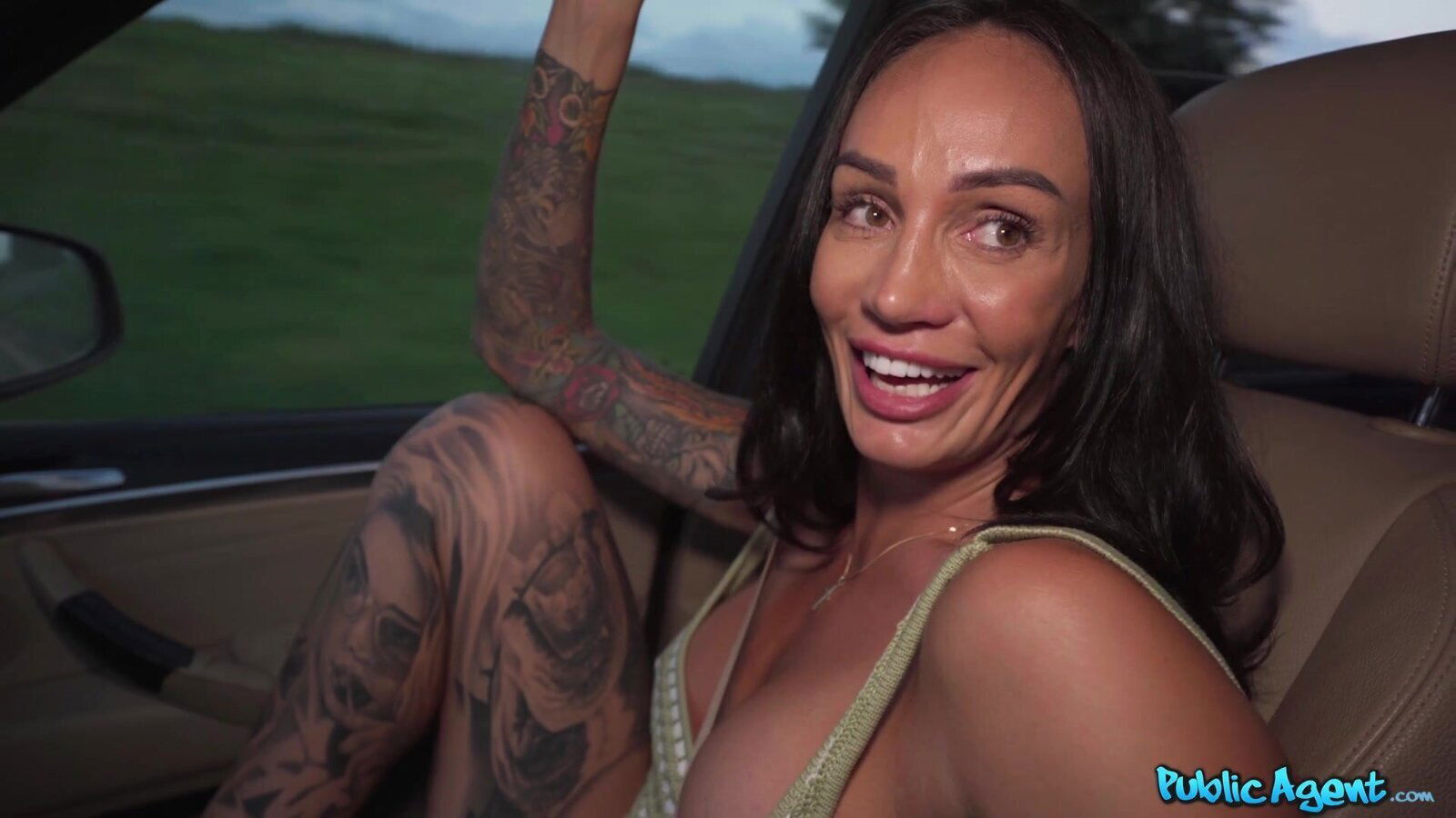 Australian Reality Star MILF Hayley Vernon Public Video