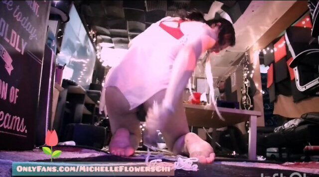 Transgender Streamer Having