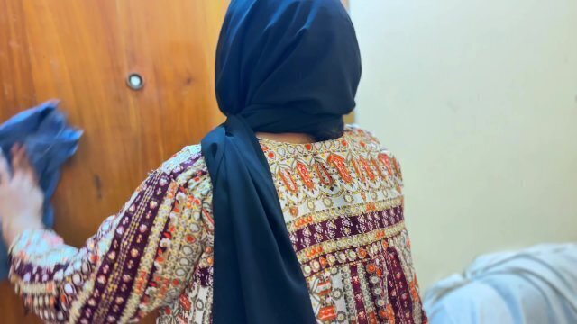 Egypt Beautiful Huge Boobs Stepmom Cleaning Room Booty Masturbate