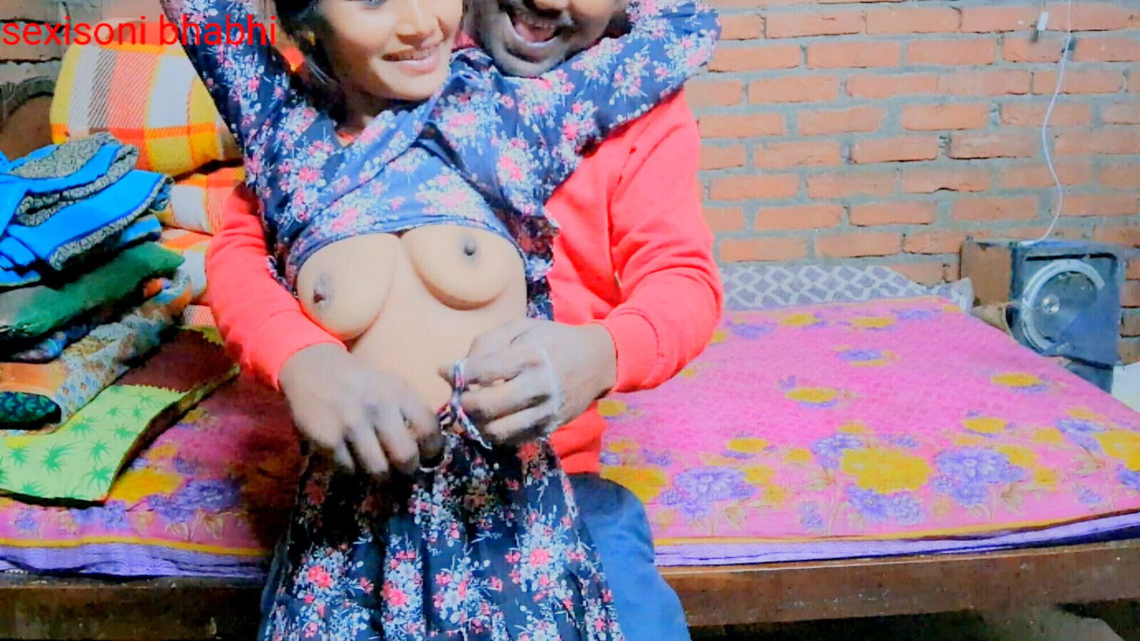 Indian desi hauswaif soni bhabhi chudayi devar bhabhi ghodi bana choda