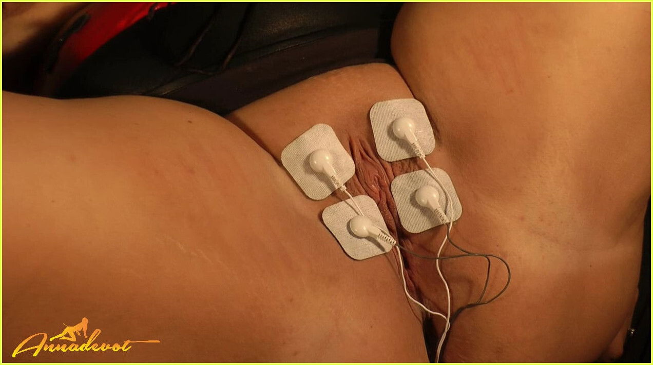 Annadevot Electrically massaged lacquer leather