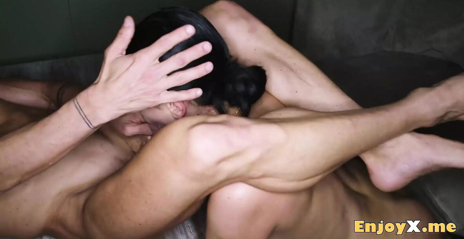 Shaved puss and sloppy doll Kira Queen enjoys hard-core bondage with a bit of fetish - love the hottest XXX porn!