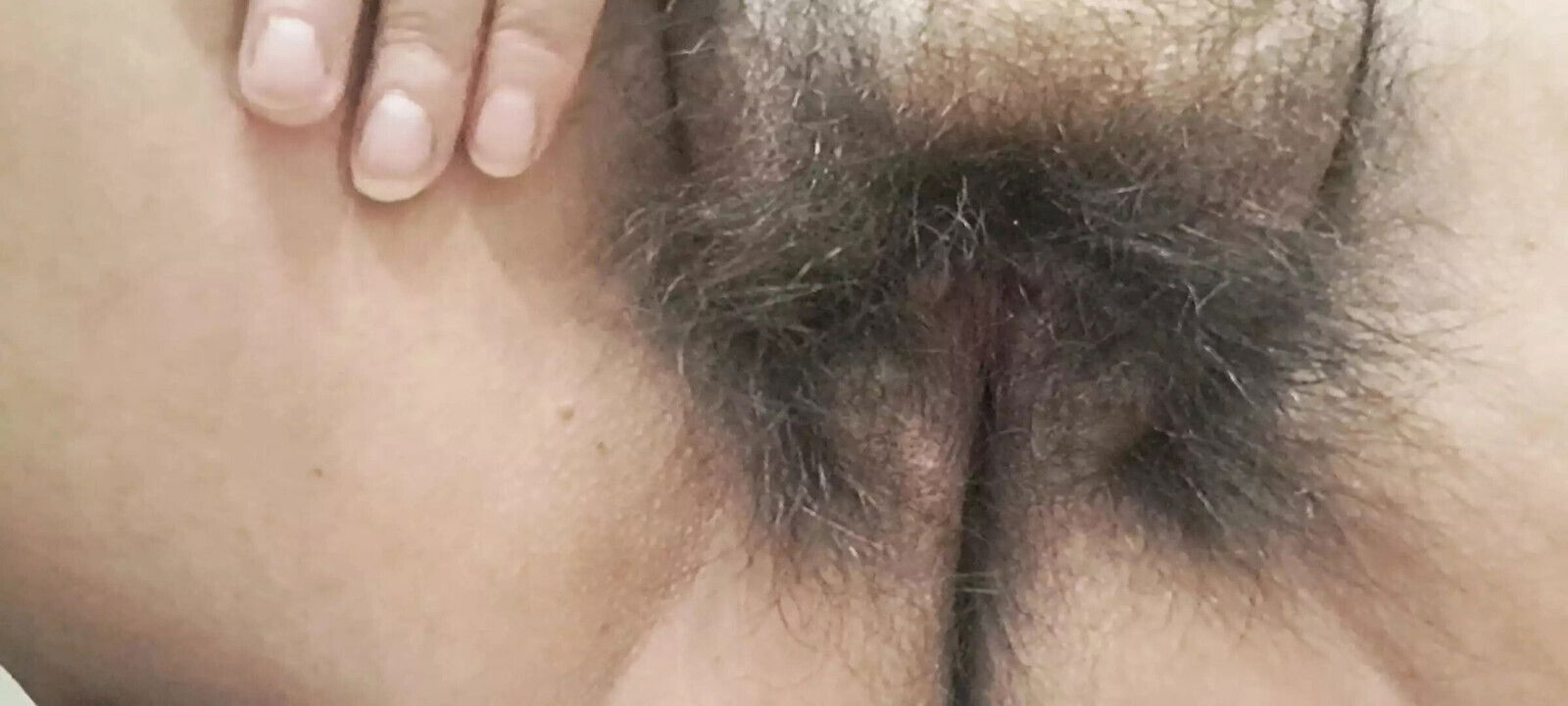 playing tasting with fruit milf's vagina