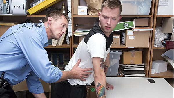 Seen Hiding Clothing Items Under Jacket Perps4k