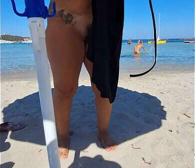 teresa jones esibizionismo nella spiaggia masturba gente vicino viene vista mentre orgasmo