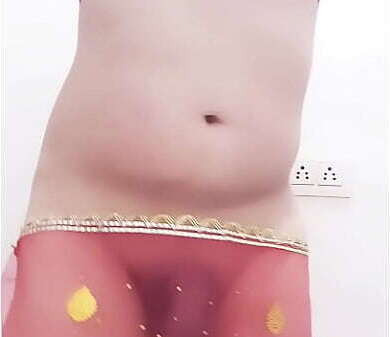 Desi Hijra Nangi Dance Qamar pakad kheeche Haaye Daiya Pairon Neeche