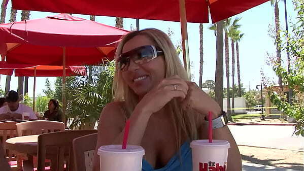 Lysa DeMarco Blonde mature fuck Barry Scott