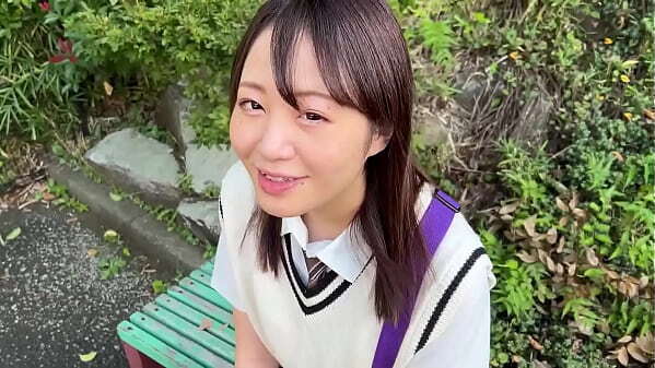 ひかげ(18)/キスもフェラも中出しもOKしちゃう従順レンタル彼女J/動物園デートでムードも上昇してノリで自宅に連れ込んでそのままハメ撮りSEX開始&rarr_ゴム無し挿入にビックリするもあまりの快感に激ピスを希望&rarr_中出し確定で大量射精からのお掃除フェラで更にもう1発！