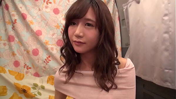 【超エロ ゴメンネ！】ガールズバーで働く女の子にインタビュー！あや(22) 源氏名もも&rarr_こんなに可愛いのに彼氏いない！？&rarr_酒飲みまくり！●いがまわって顔真っ赤！もう一息だからお金で押せ～～！！&rarr_エロ行為承諾^^vトロ顔で濃厚ジュポジュポフェラ！&rarr_生ハメで細い腰に激ピストン！キツキツマ ◯コが気持ち良過ぎる！